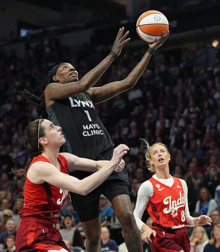 League-best Lynx fight off Fever